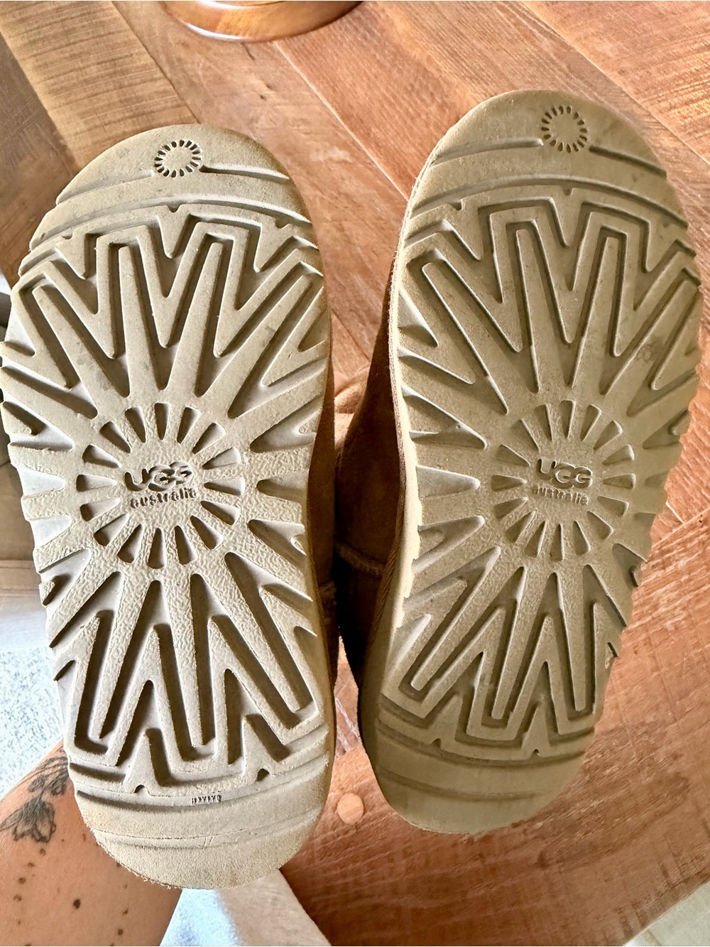 UGG Kids Classic II Tan Suede Shearling-Lined Boots - Picture 5 of 5